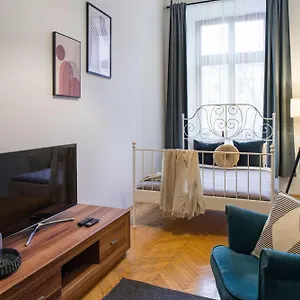 Appartement Wawelove Royal Spacious 2 Bedroom Apt 1 Min To Main Sq!, Cracovie